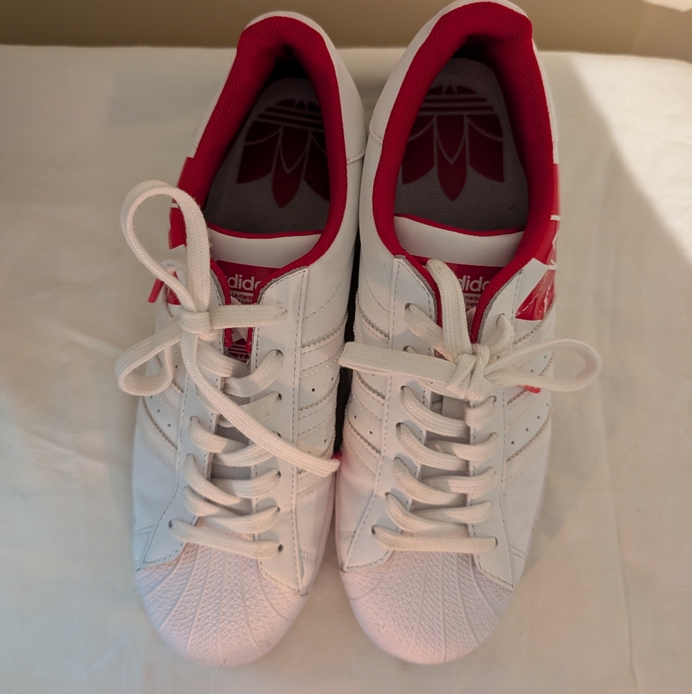 Adidas men's White/ Red Sneakers